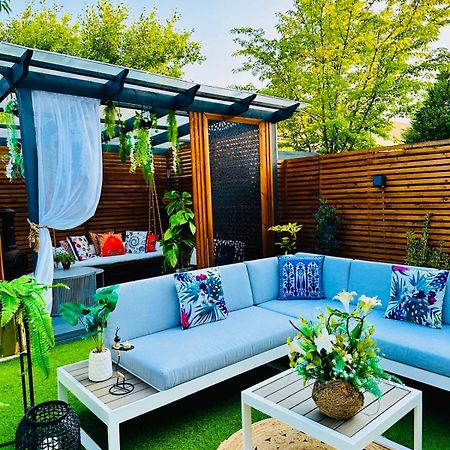 Meezee Pearl Double Bed Lodge With Free Parking Salford  Kültér fotó