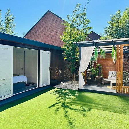 Meezee Pearl Double Bed Lodge With Free Parking Salford  Kültér fotó