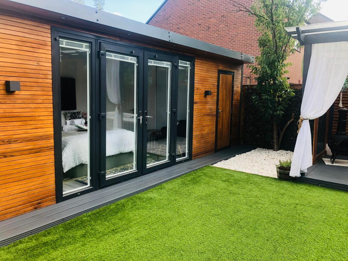Meezee Pearl Double Bed Lodge With Free Parking Salford  Kültér fotó