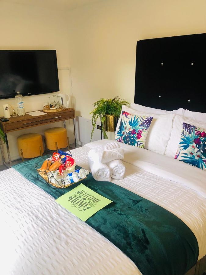 Meezee Pearl Double Bed Lodge With Free Parking Salford  Kültér fotó