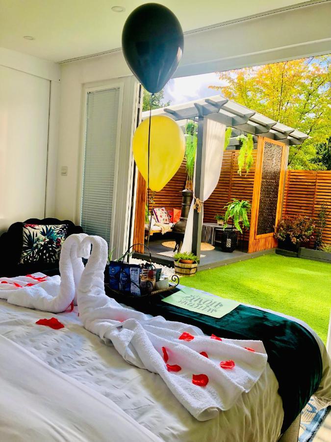Meezee Pearl Double Bed Lodge With Free Parking Salford  Kültér fotó