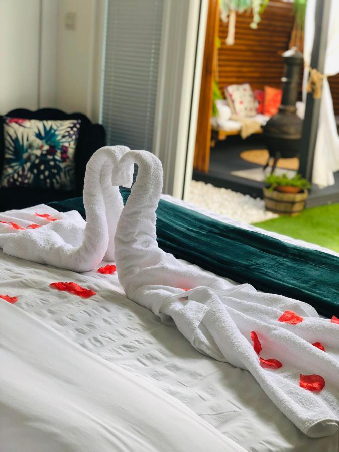 Meezee Pearl Double Bed Lodge With Free Parking Salford  Kültér fotó